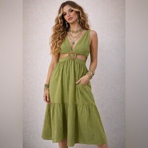 Vestique Green Cutout Midi Dress (Size M) – Woven Ring Detail